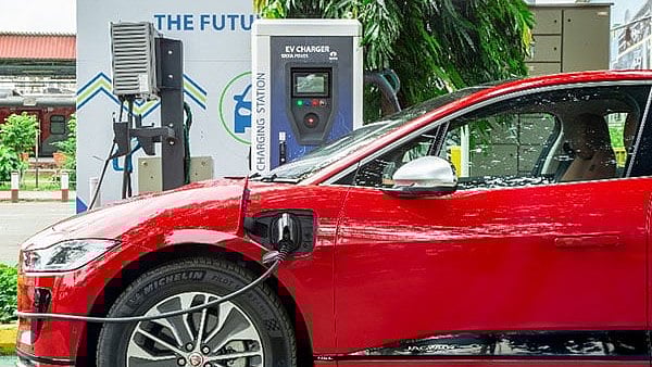 Economic Survey 2024 Nearly 9 Lakh EVs Got FAMEII Subsidy In FY24